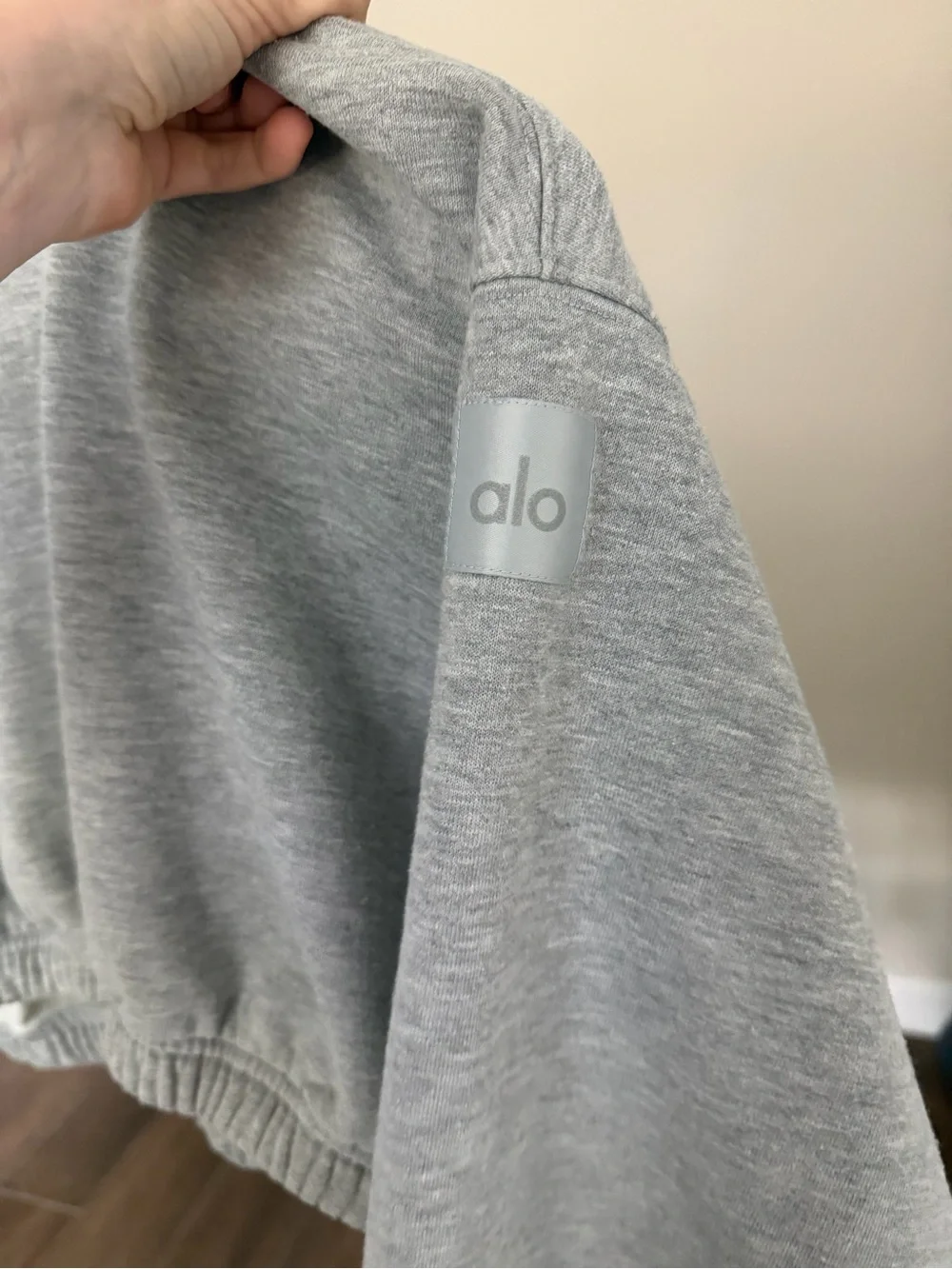 ALO YOGA Cropped Crewneck Sweatshirt - Light Gray - Picture 4 of 5